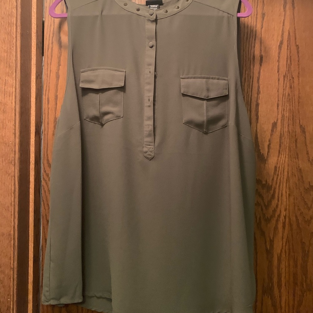 NWOT Torrid studded neck sleeveless blouse